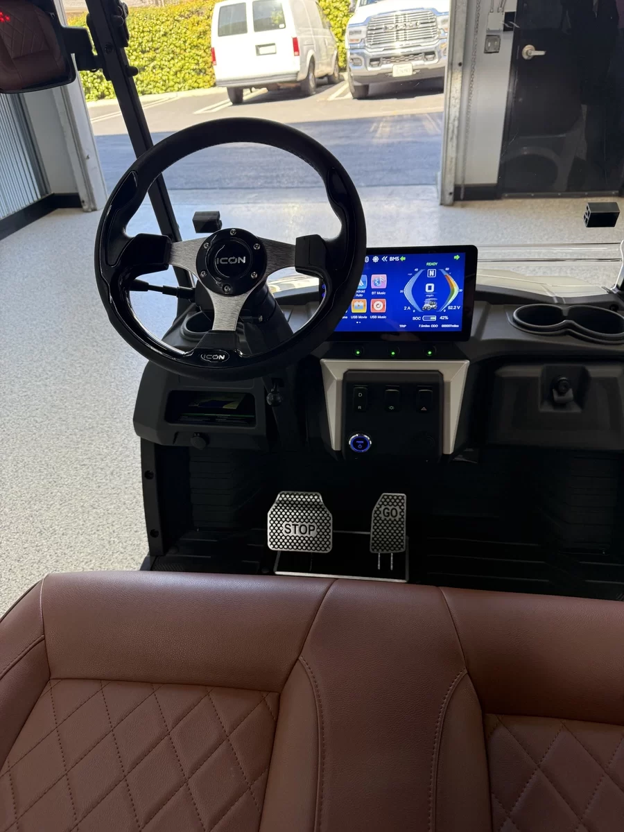 IMG_9676 icon i40x - alpine white interior