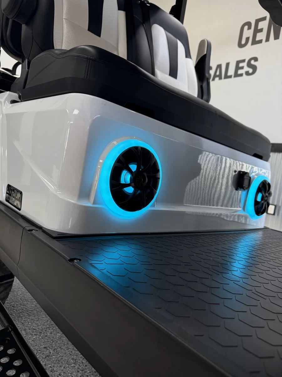 2026 Evolution D5 Maverick 4+2 Plus speakers
