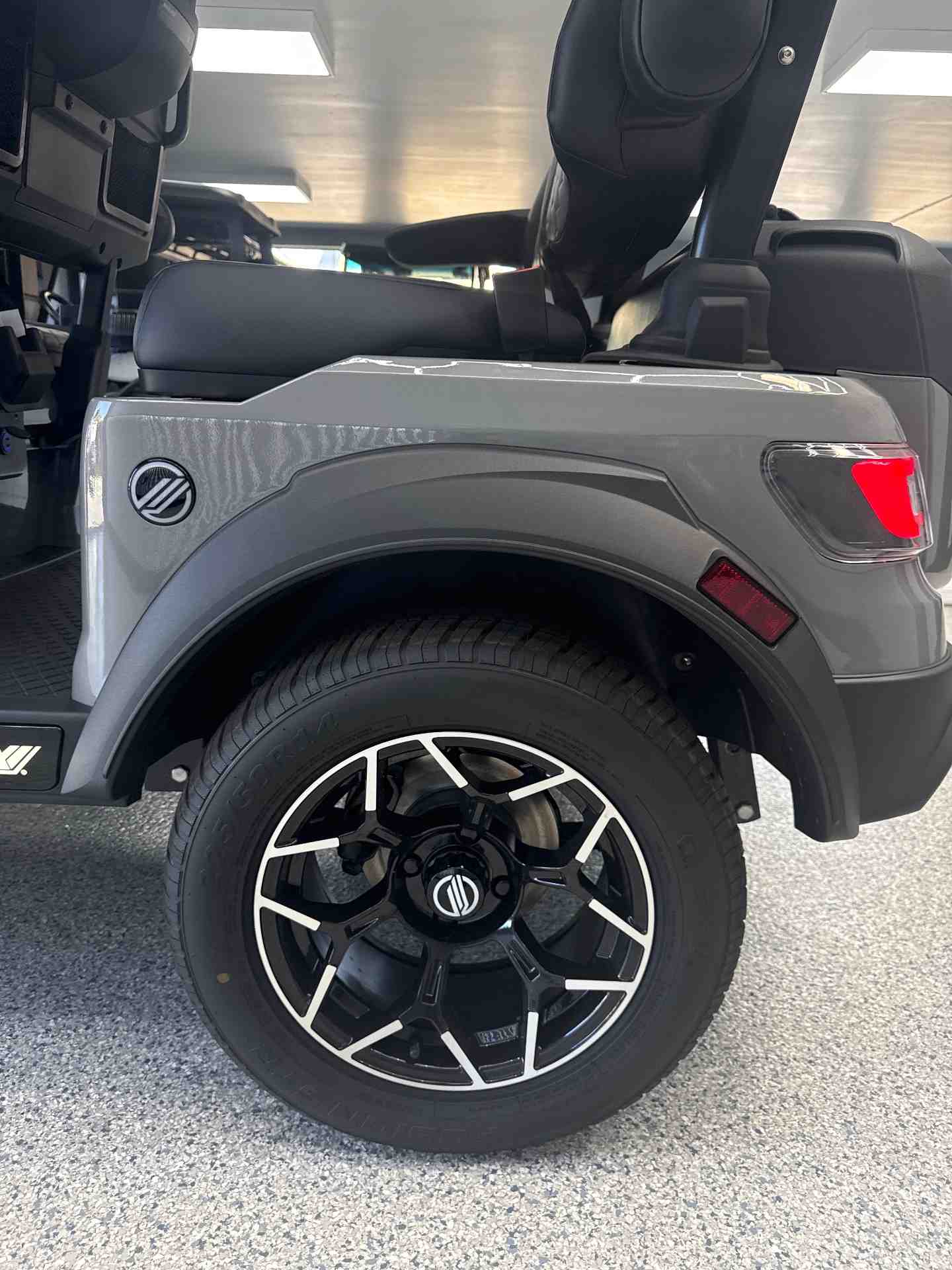 Used 2026 Madjax Ascent in Gray — photo 13 of 13