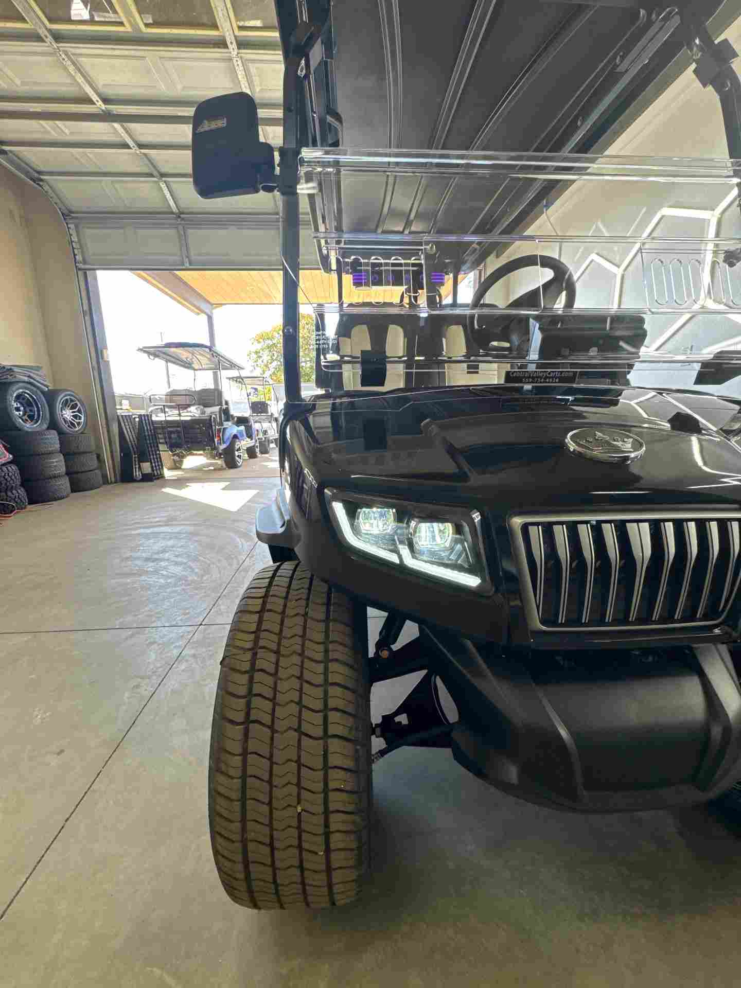 New 2027 Evolution D5 Ranger 4 Plus in Black Sapphire — photo 3 of 8