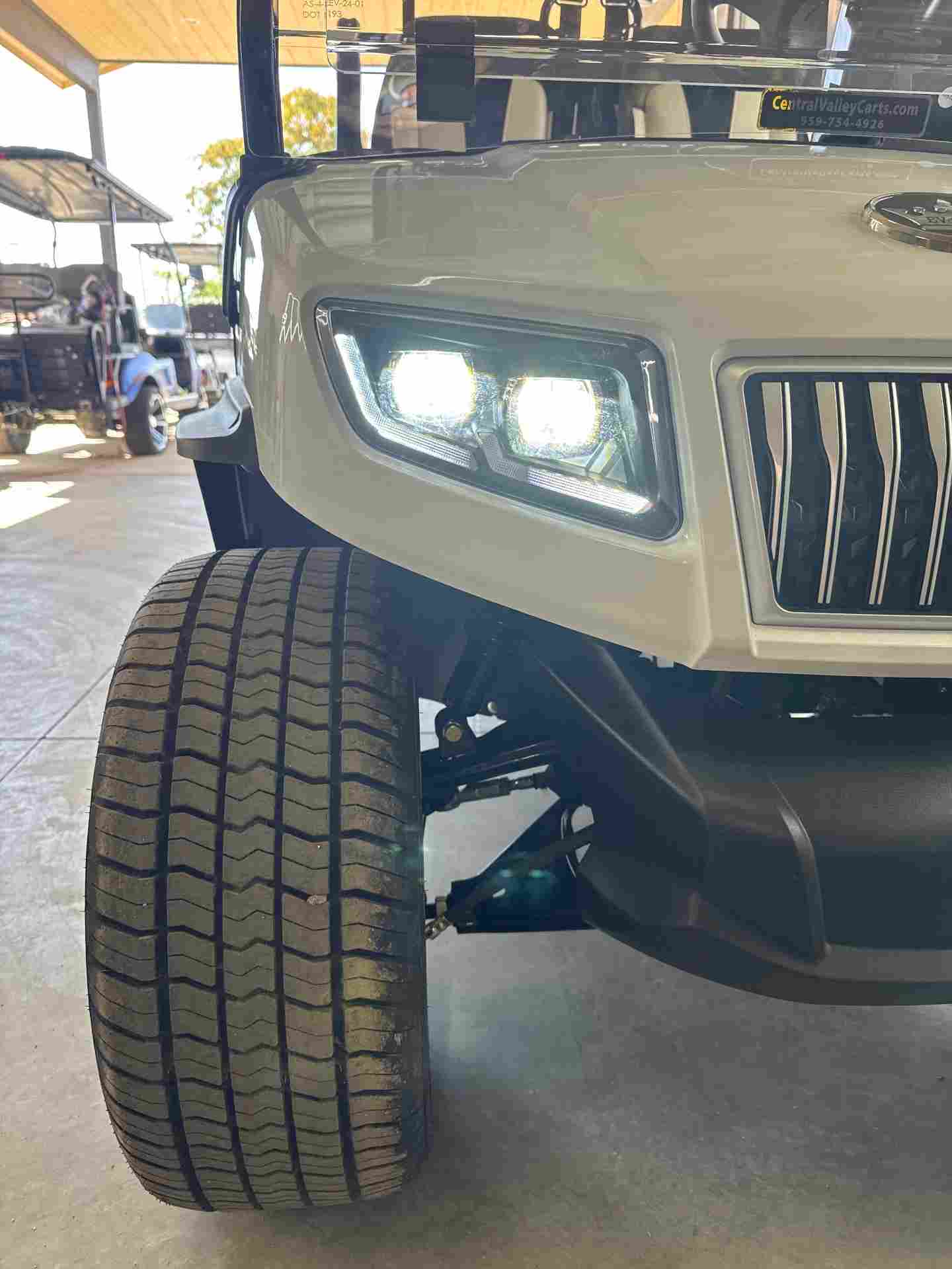 New 2027 Evolution D5 Ranger 4 Plus in Pearl White — photo 3 of 8