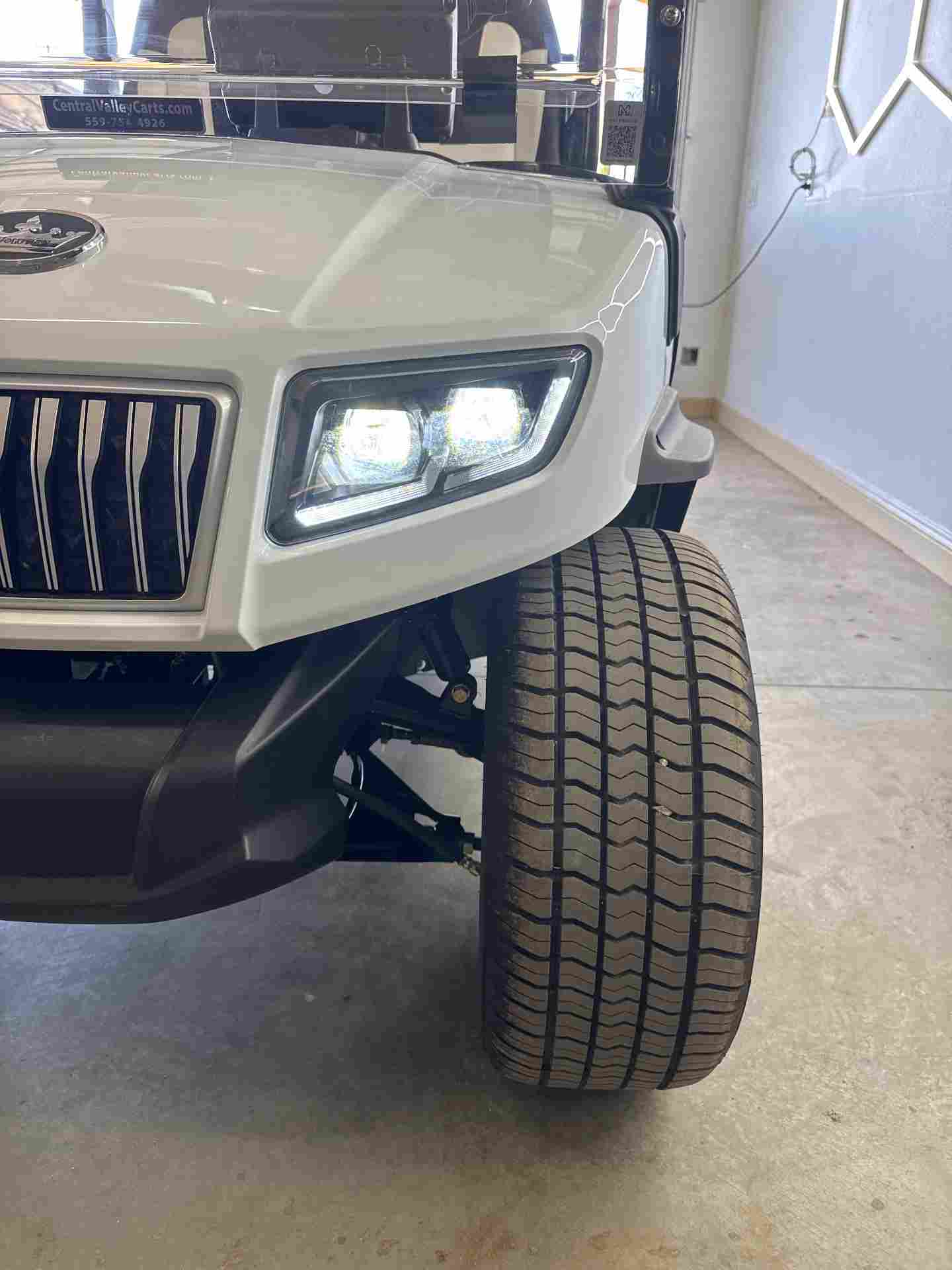 New 2027 Evolution D5 Ranger 4 Plus in Pearl White — photo 4 of 8