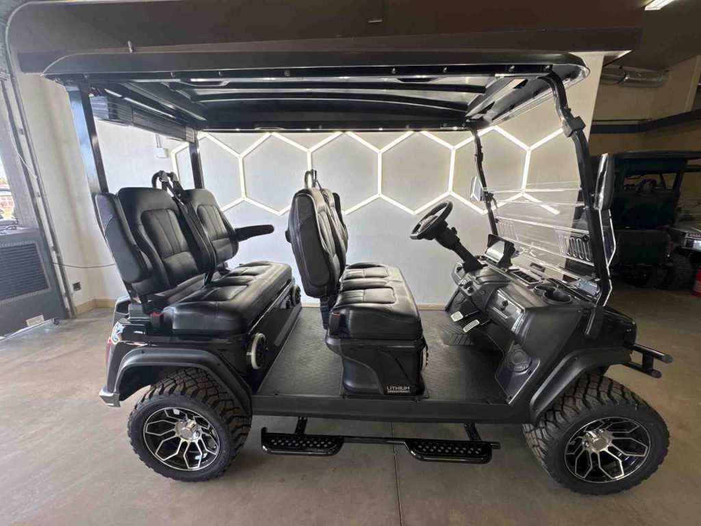 2027 Evolution D5 Maverick 4 Plus — Black Sapphire