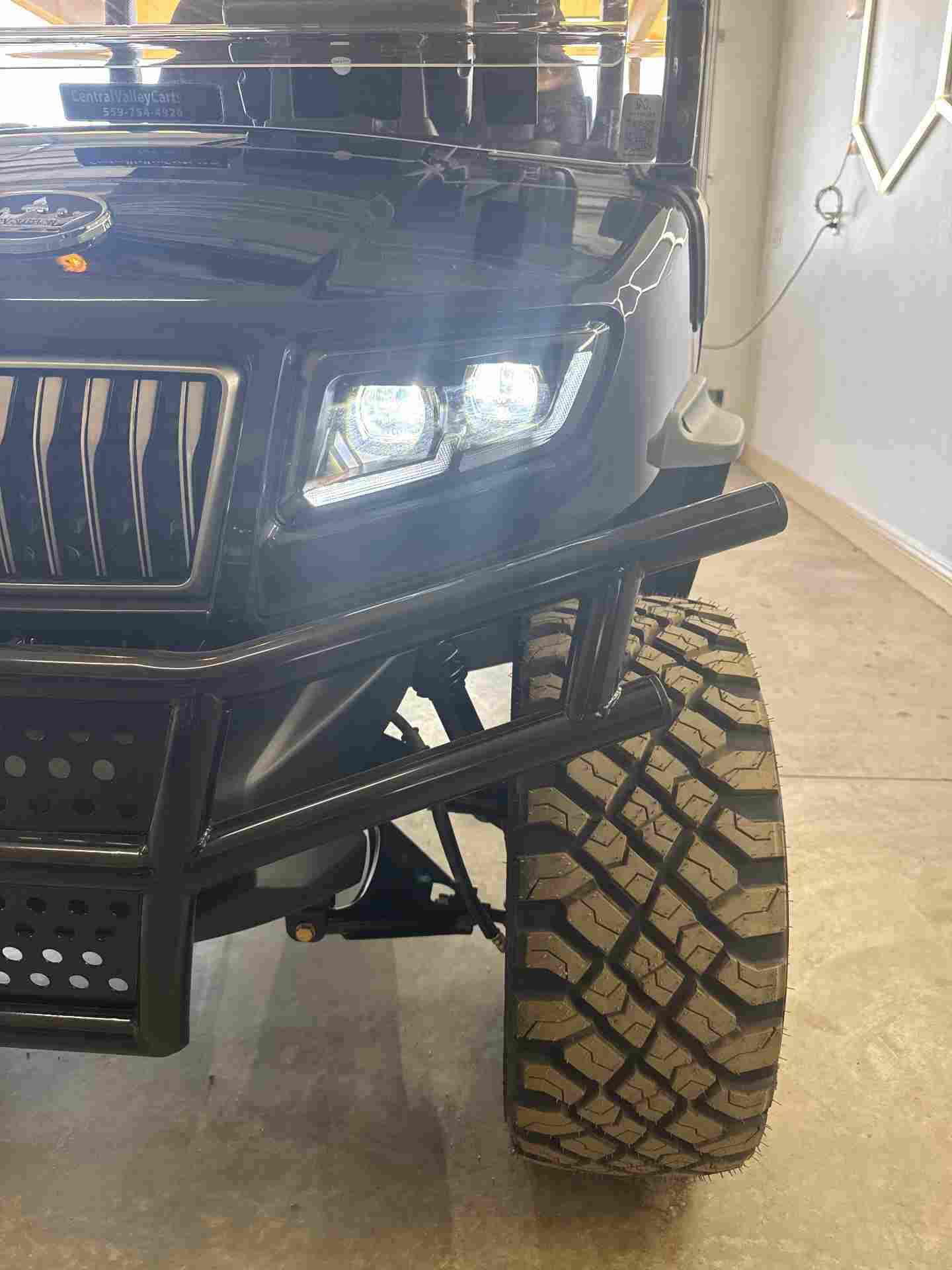 New 2027 Evolution D5 Maverick 4 Plus in Arctic Gray — photo 5 of 8
