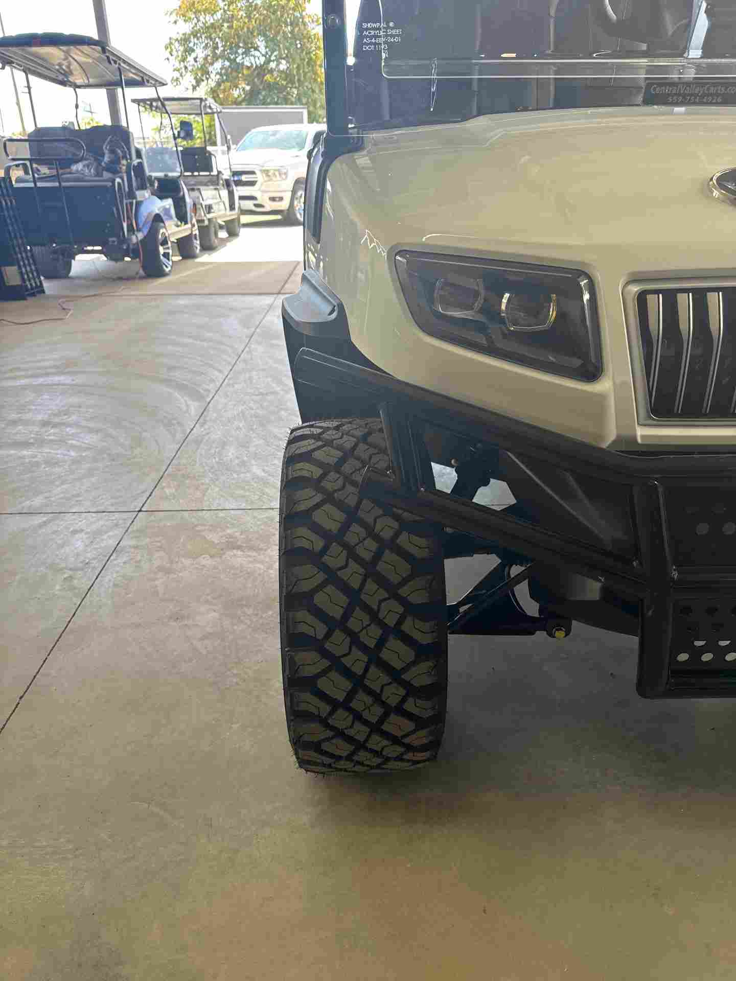 New 2027 Evolution D5 Maverick 4 Plus in Pearl White — photo 4 of 8