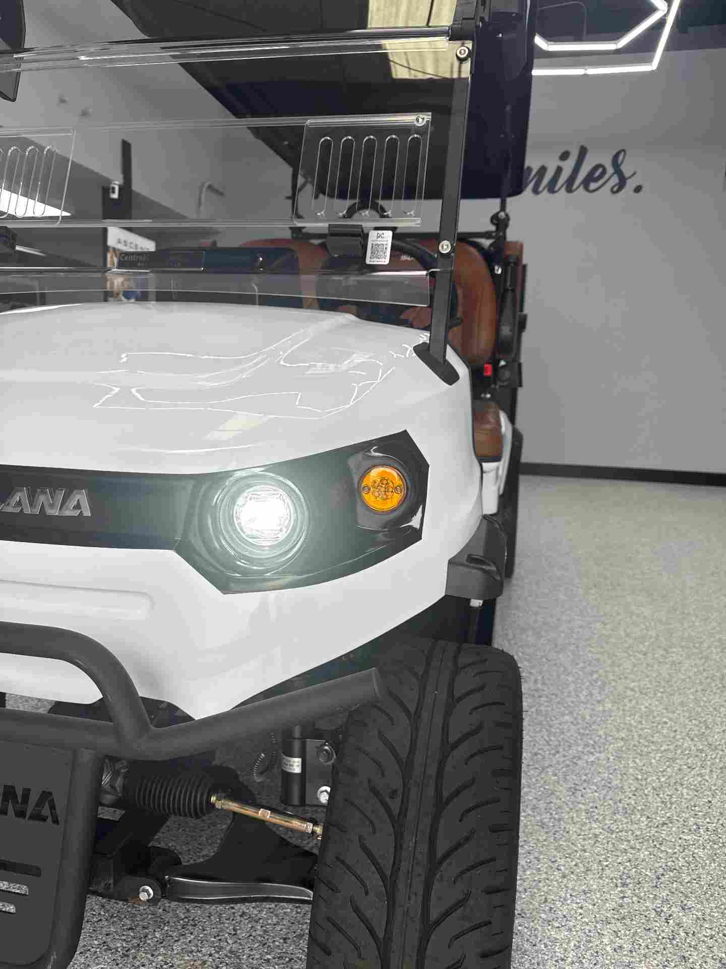 New 2026 Solana F 6P in White — photo 3 of 12