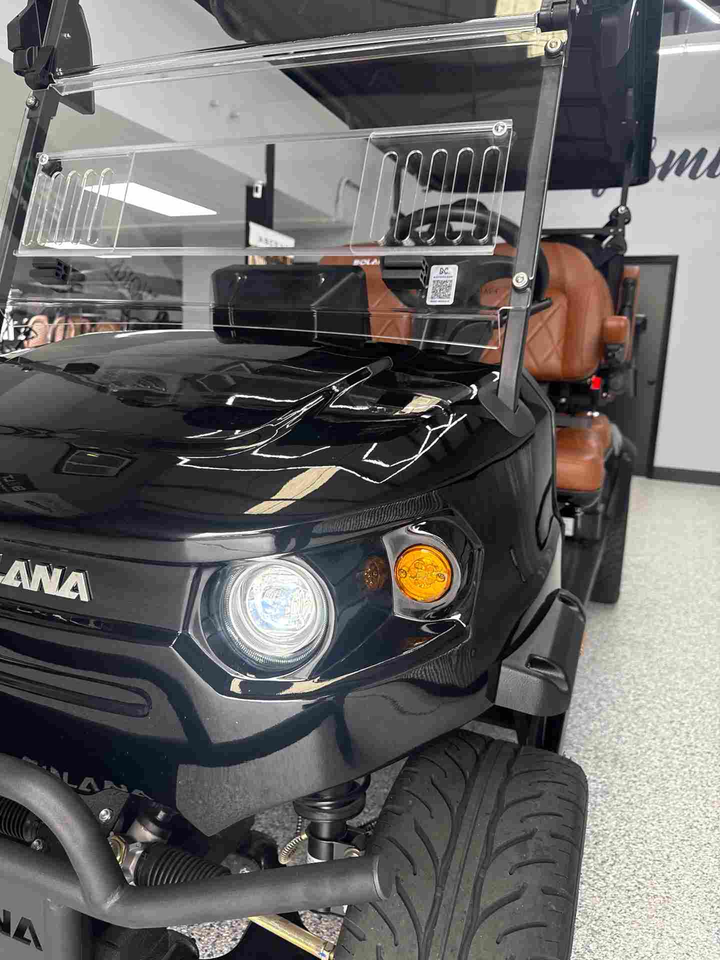 New 2026 Solana F 6P in Black — photo 3 of 12