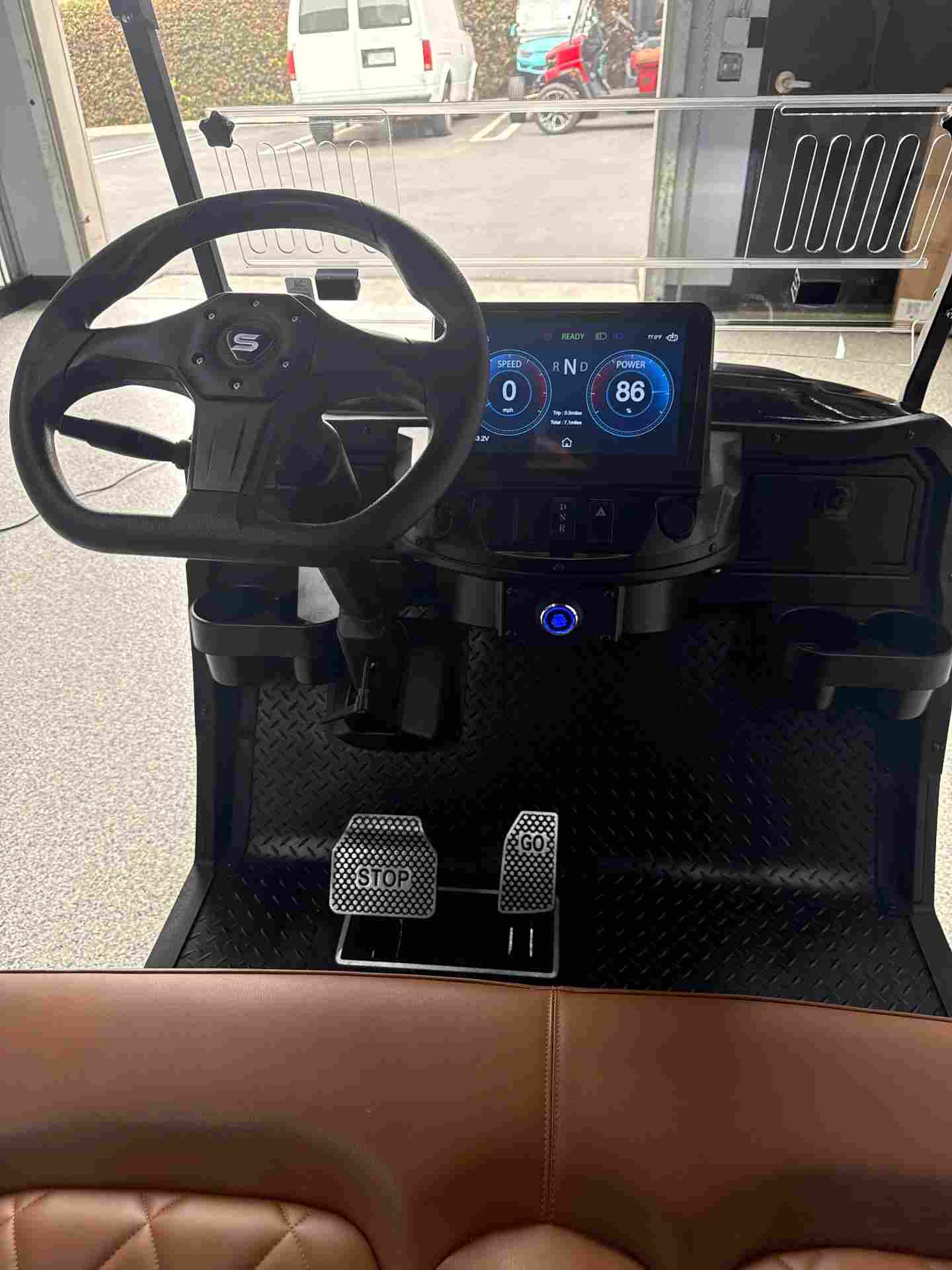 New 2026 Solana F 6P in Black — photo 6 of 12