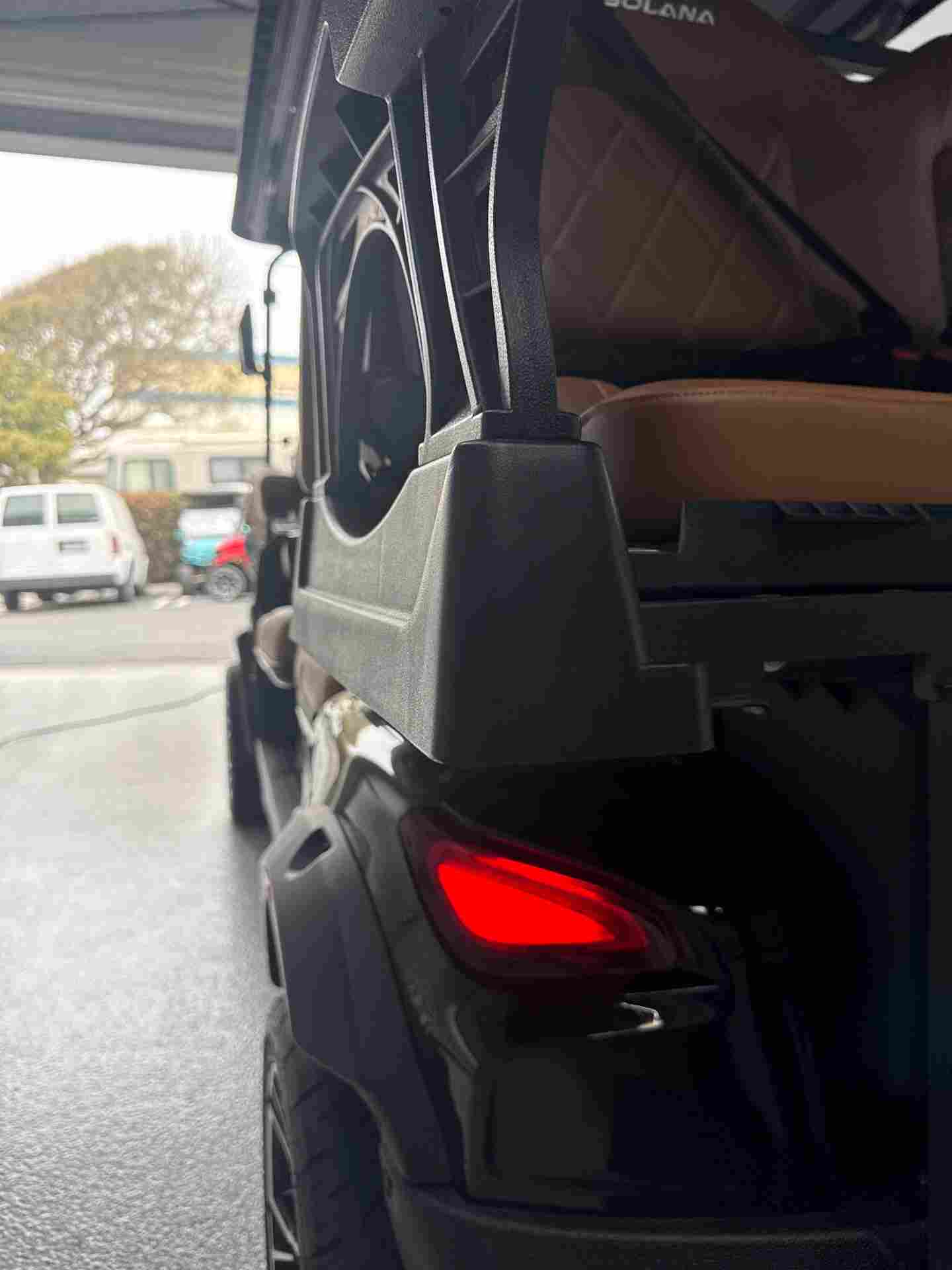 New 2026 Solana F 6P in Black — photo 11 of 12