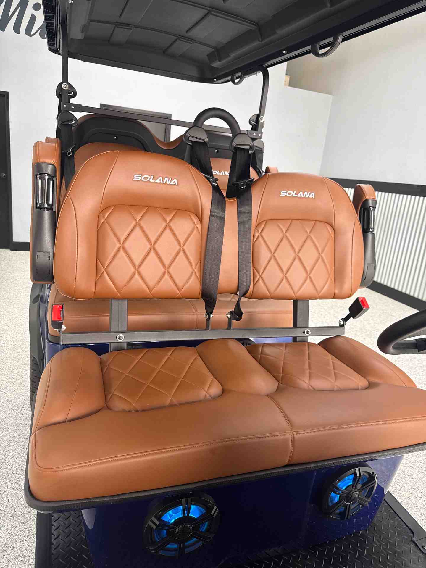 20261008_111238658_1-1 New 2026 Solana F 6P in Blue — photo 5 of 12