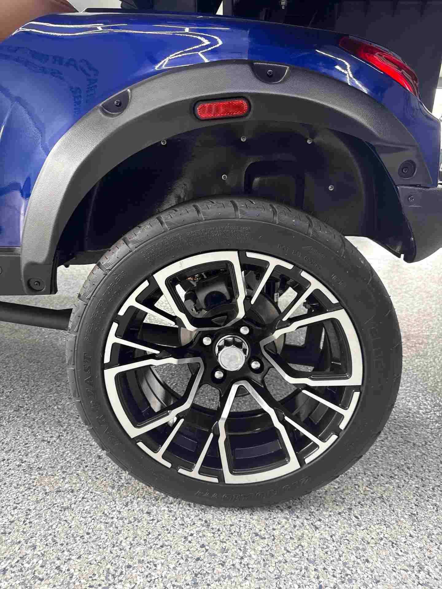 New 2026 Solana F 6P in Blue — photo 12 of 12