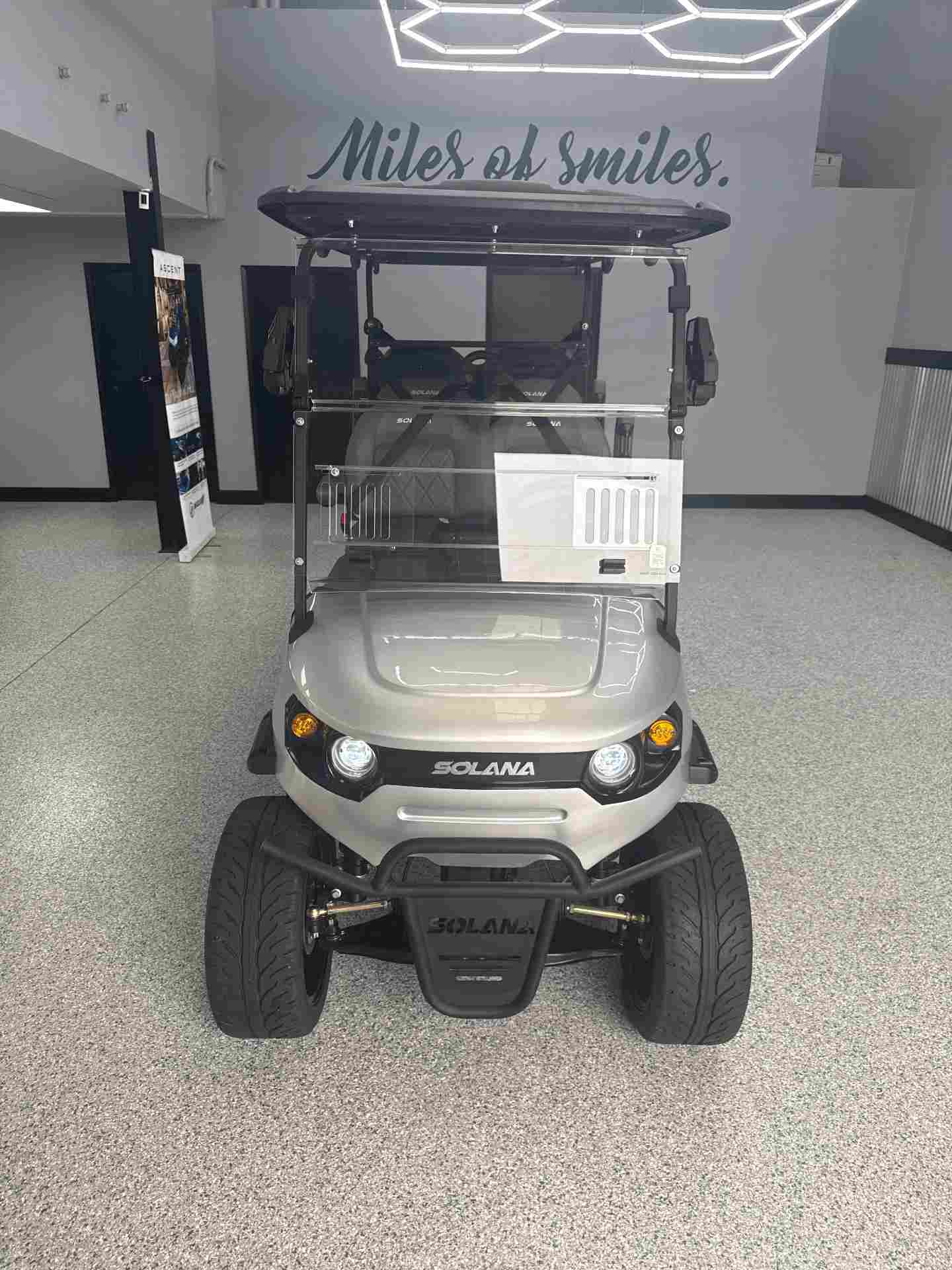 New 2026 Solana F 6P in Silver — photo 2 of 12