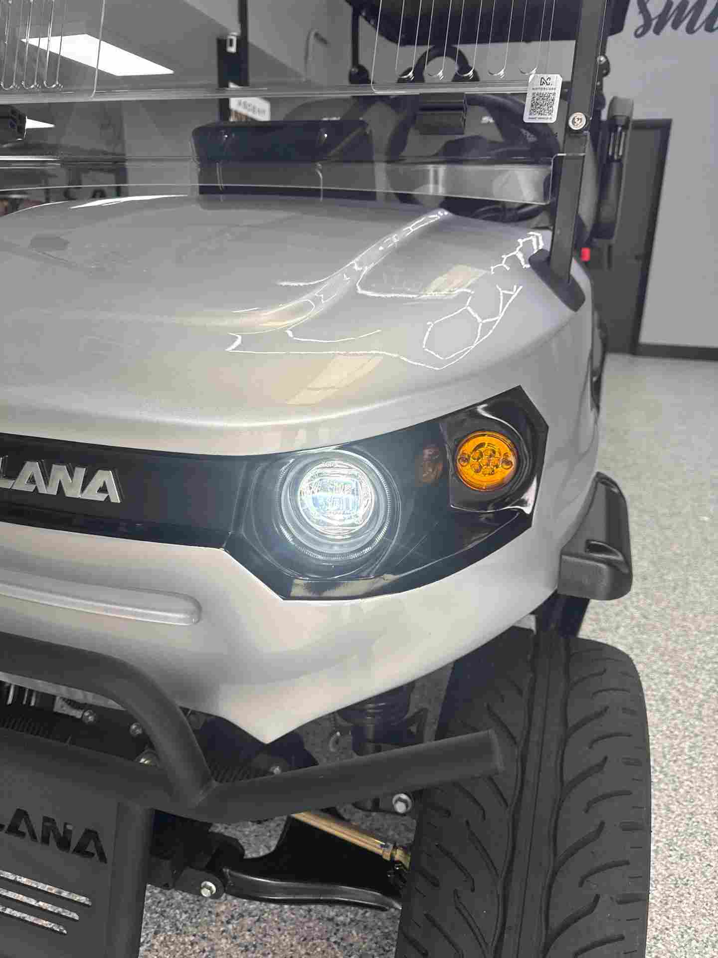 New 2026 Solana F 6P in Silver — photo 3 of 12
