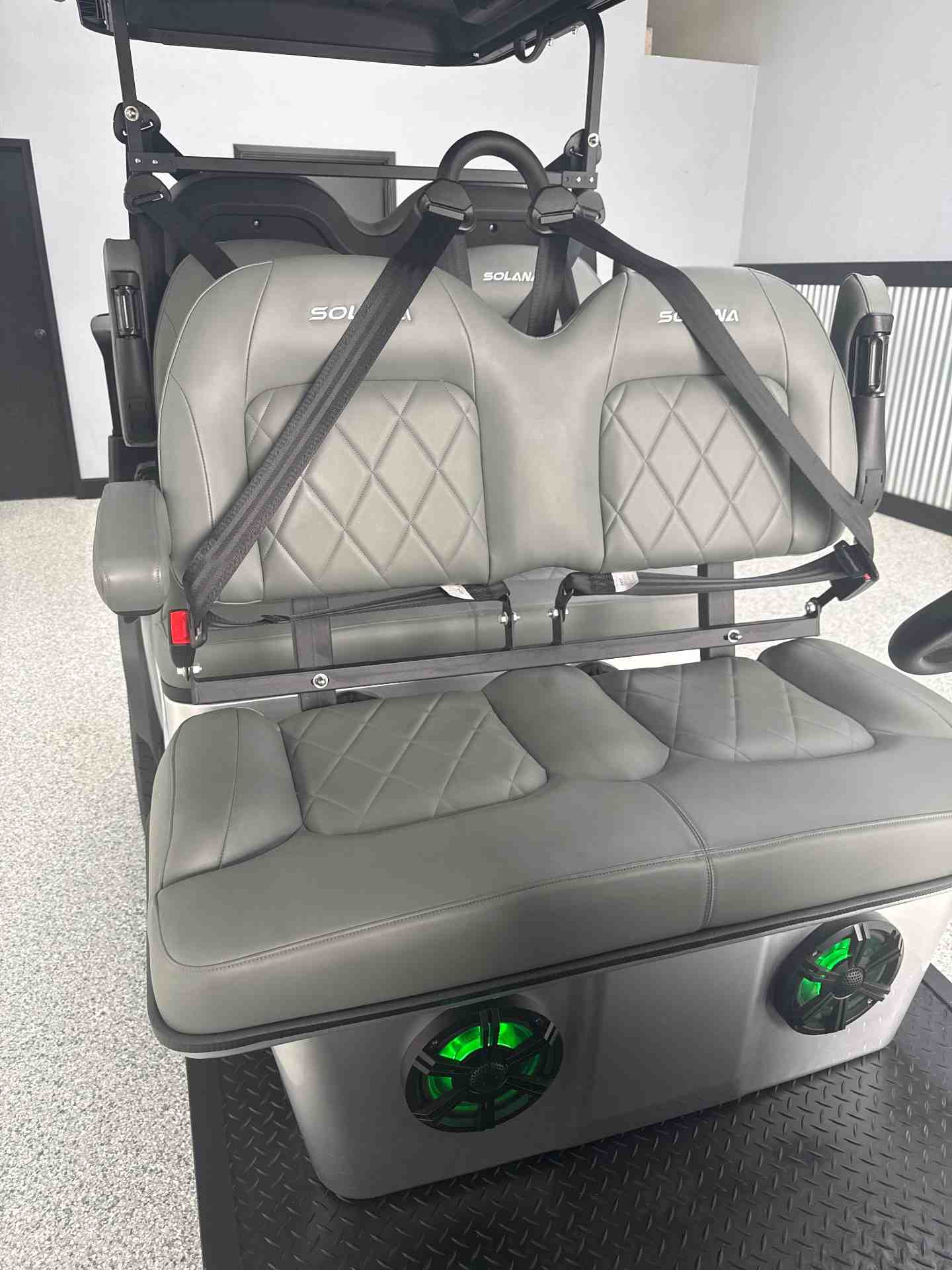 New 2026 Solana F 6P in Silver — photo 5 of 12