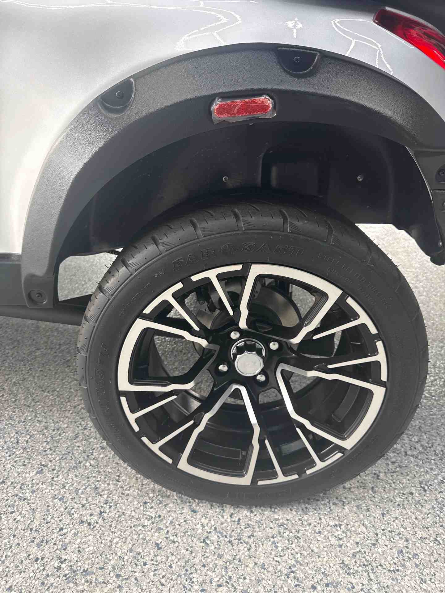 New 2026 Solana F 6P in Silver — photo 12 of 12