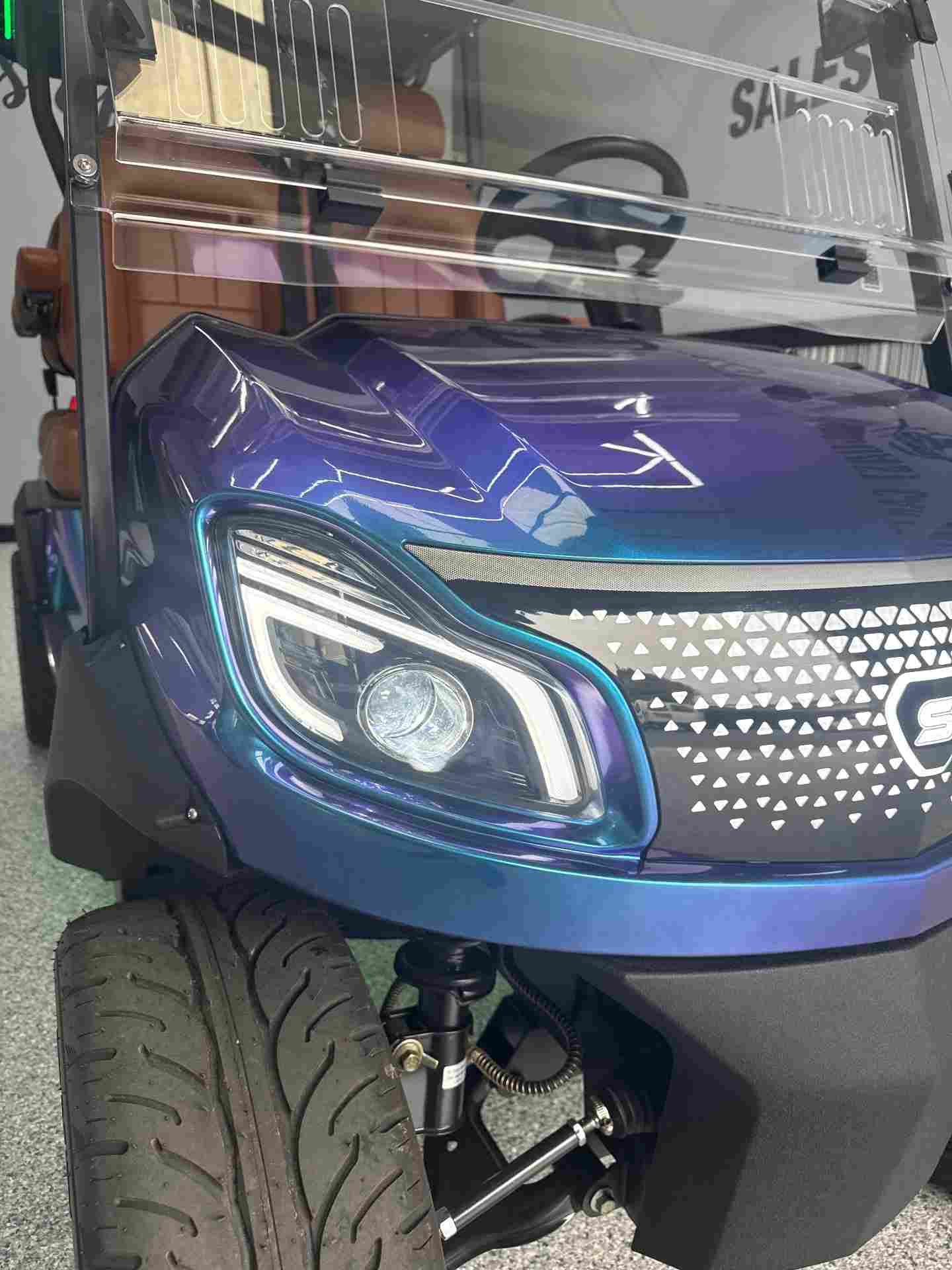 20261008_120330999_1 New 2026 Solana XA 4P in Chameleon Blue — photo 4 of 12
