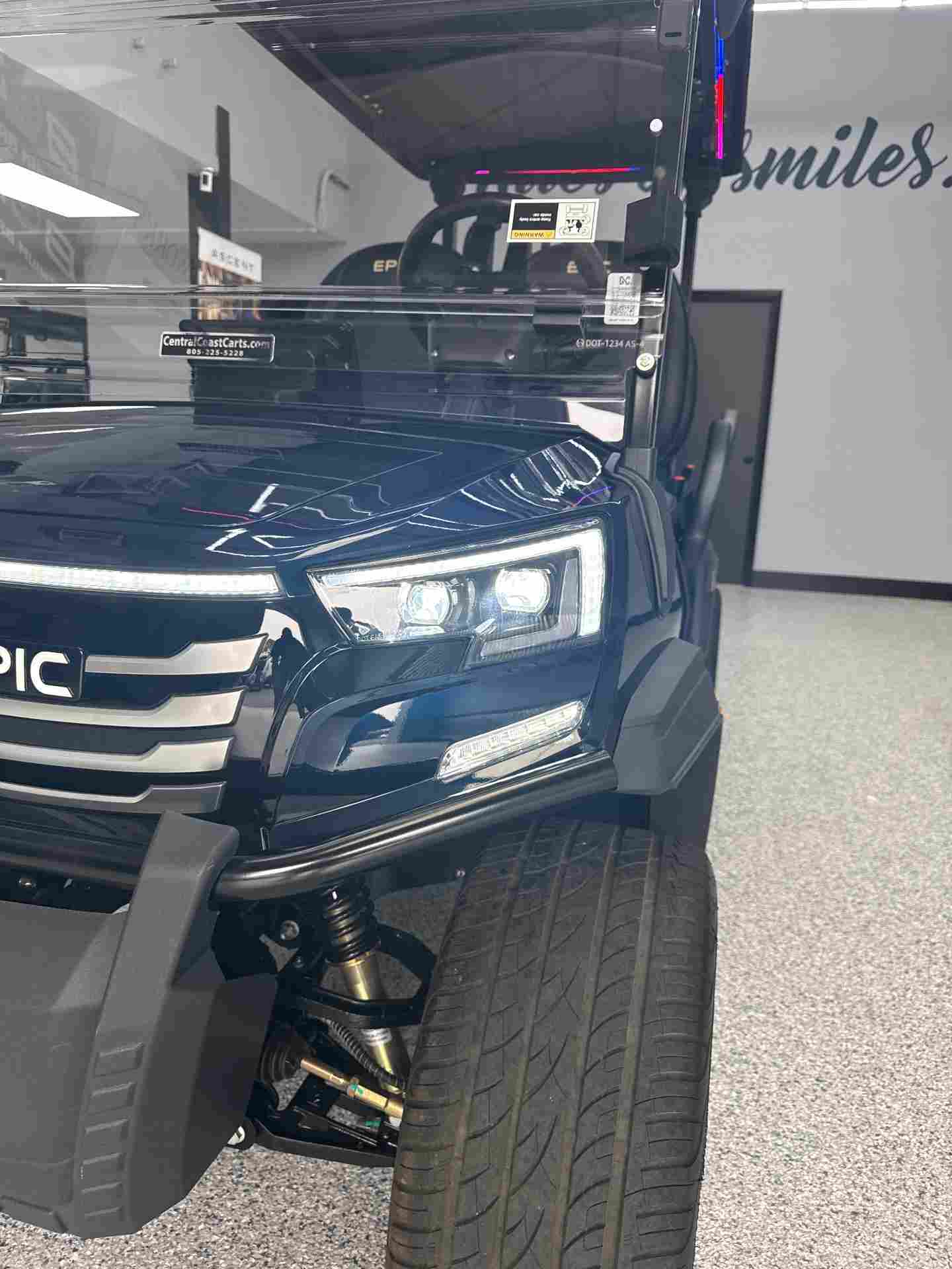 New 2025 Epic E40FX in Metallic Midnight — photo 3 of 12