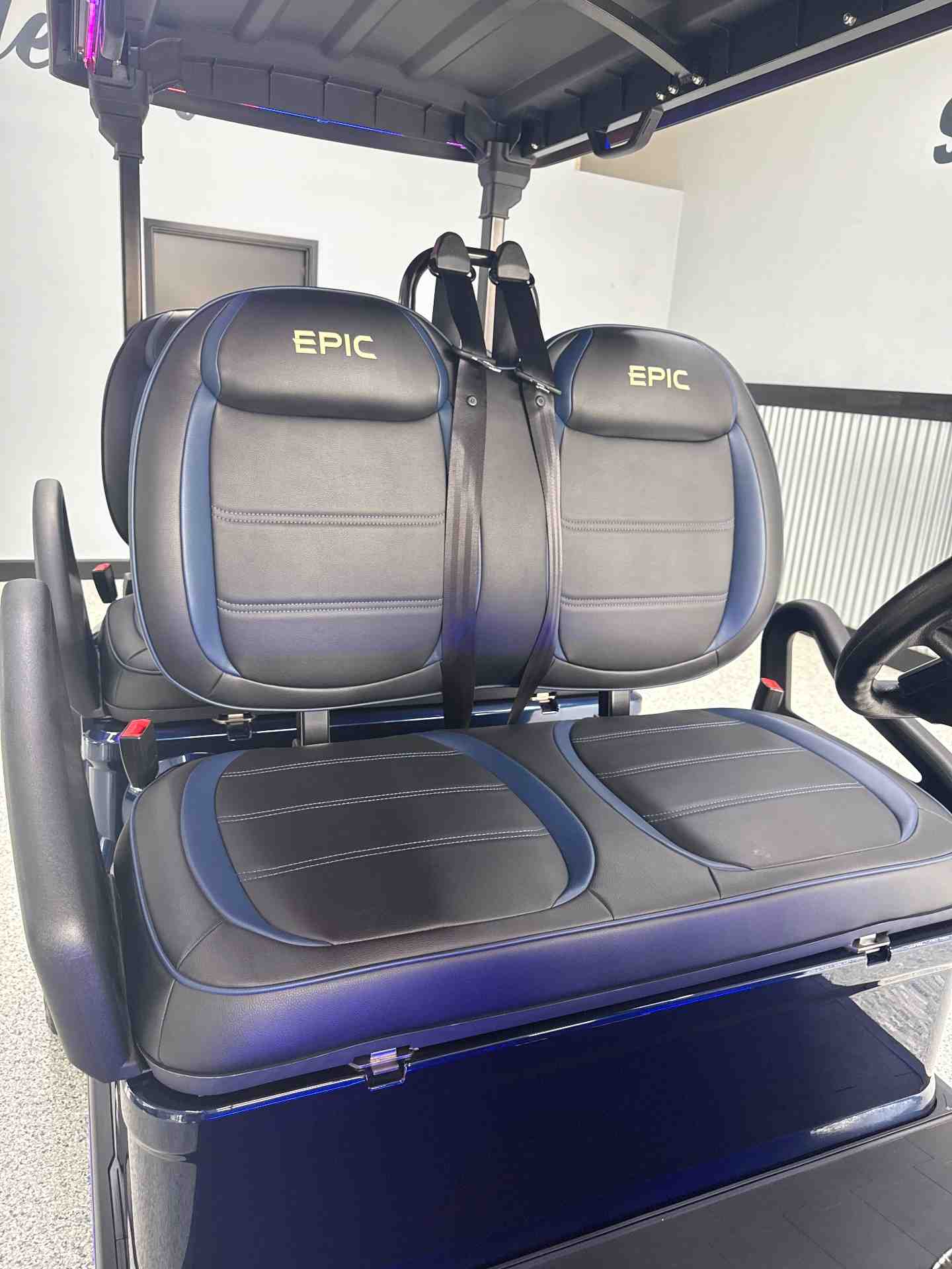 2025 Epic E40FX photo 5