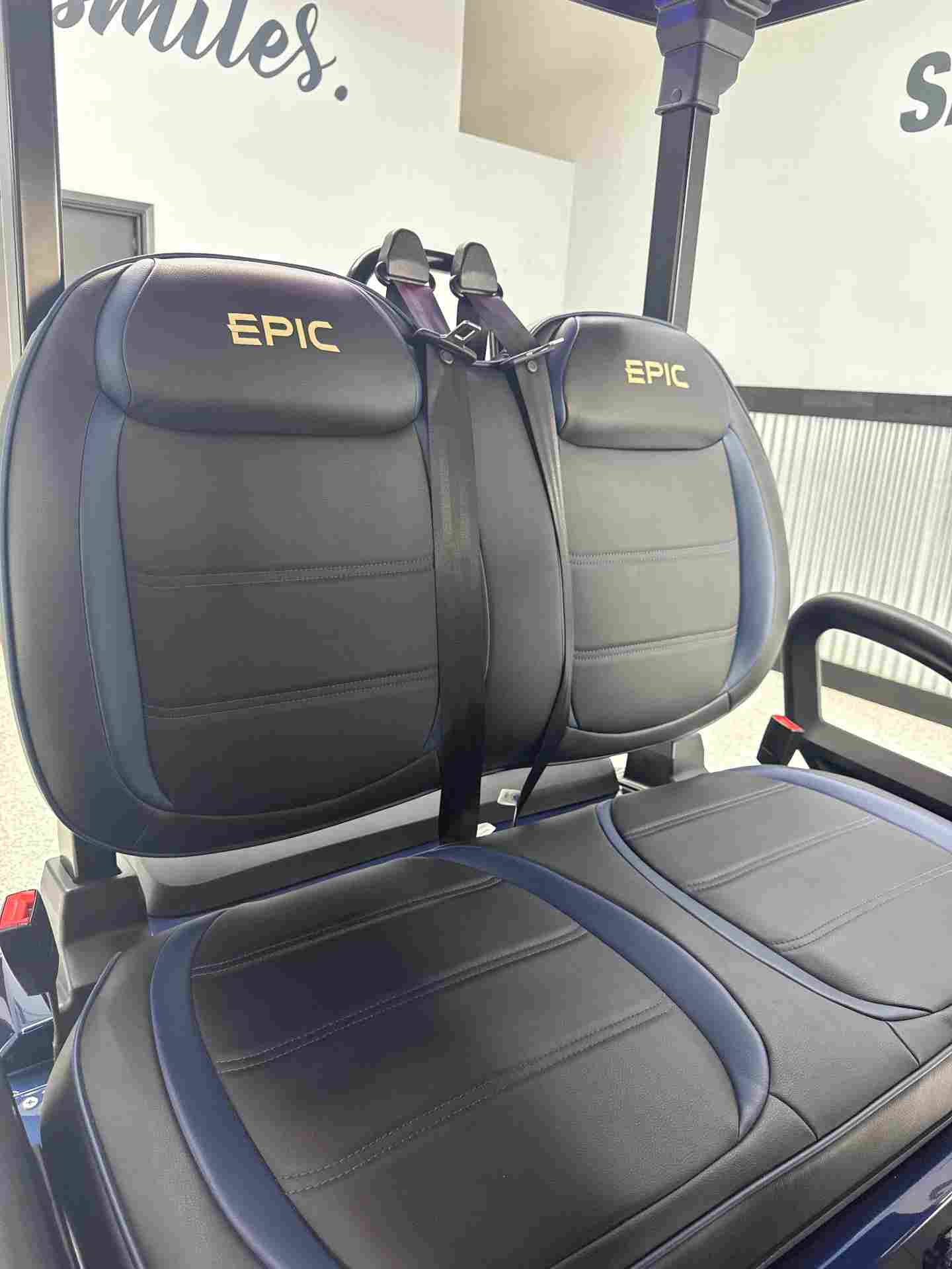New 2025 Epic E40FX in Metallic Midnight — photo 8 of 12