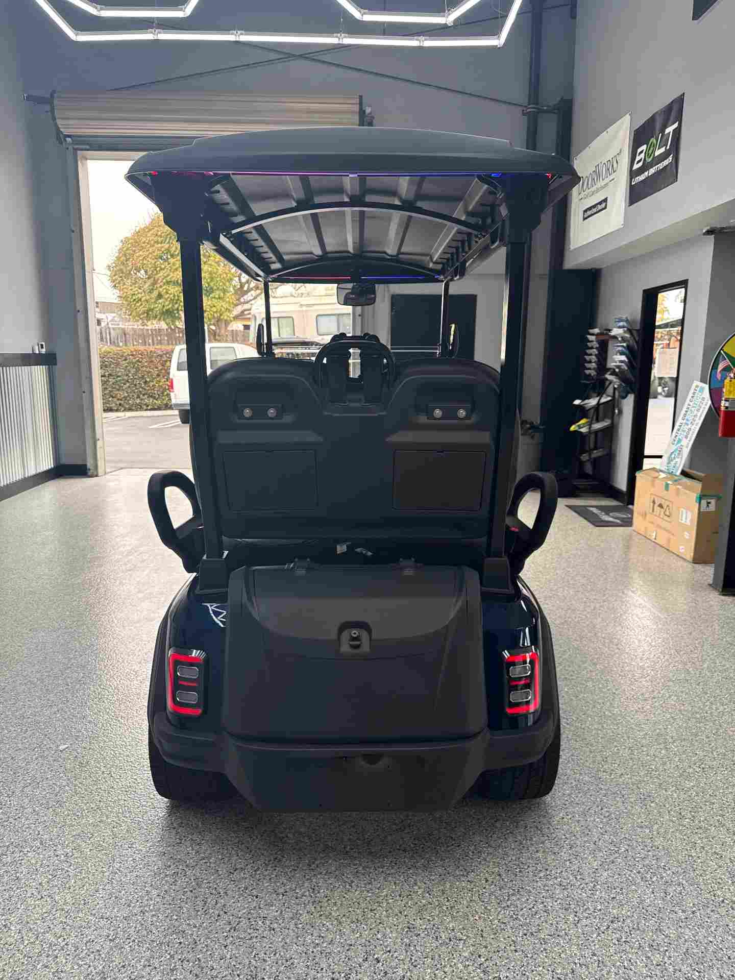 New 2025 Epic E40FX in Metallic Midnight — photo 9 of 12