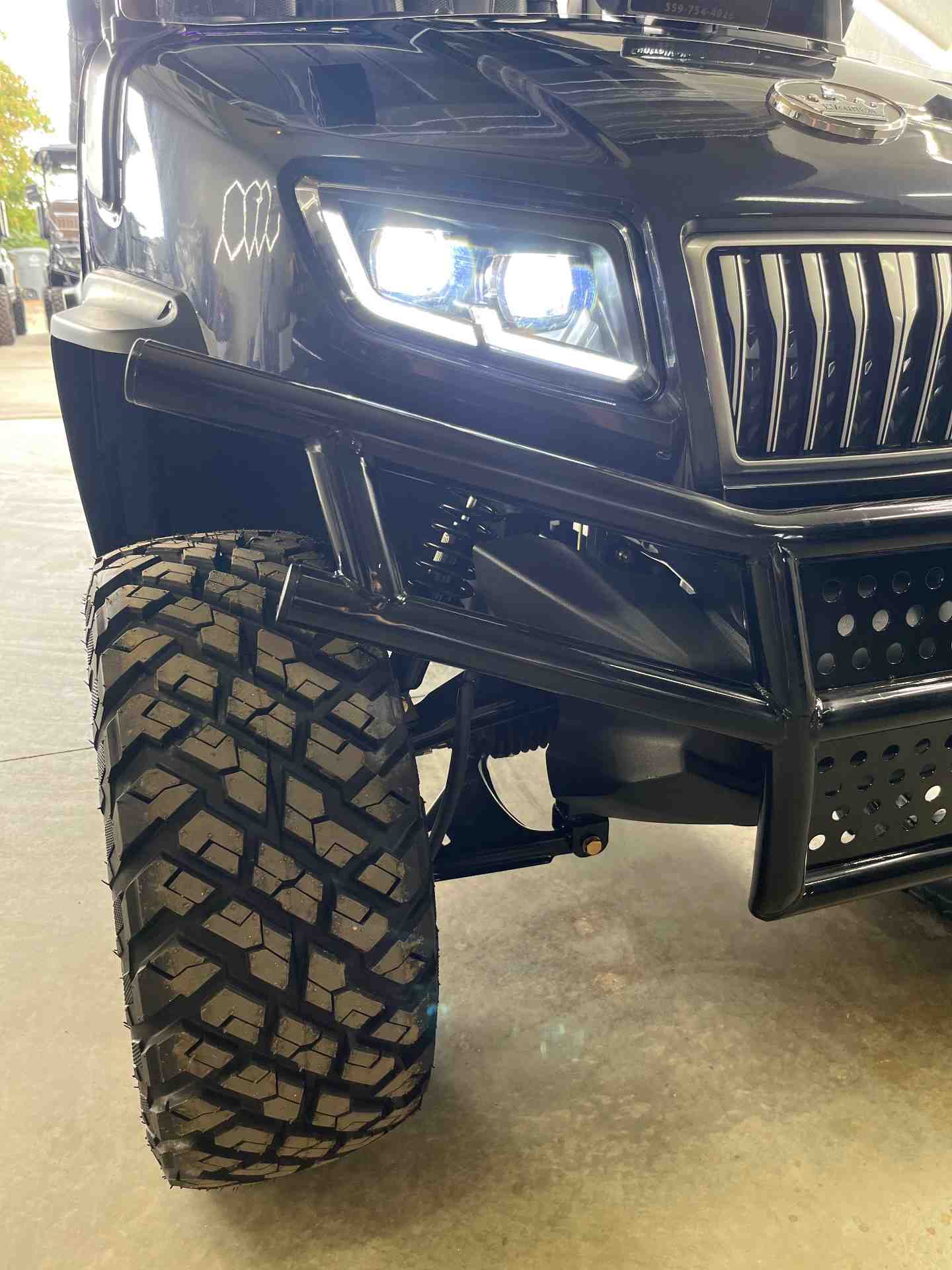 New 2027 Evolution D5 Maverick 4 Plus in Arctic Gray — photo 3 of 8