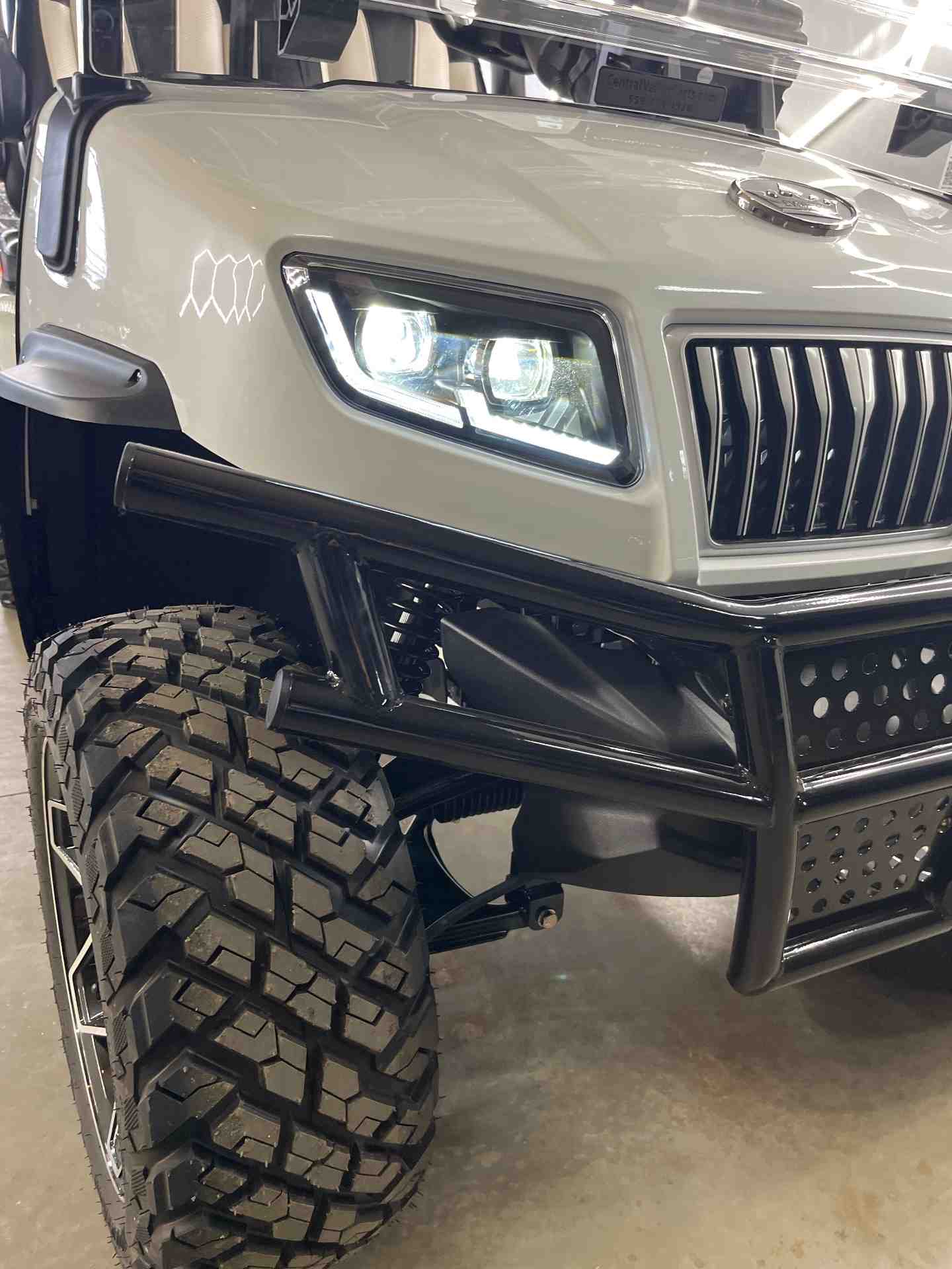 New 2027 Evolution D5 Maverick 4 Plus in Pearl White — photo 3 of 8