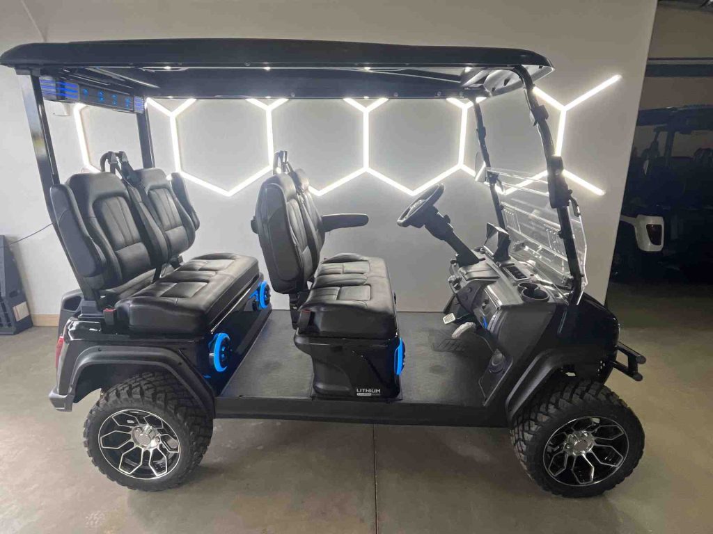 2027 Evolution D5 Maverick 4 Plus — Black Sapphire