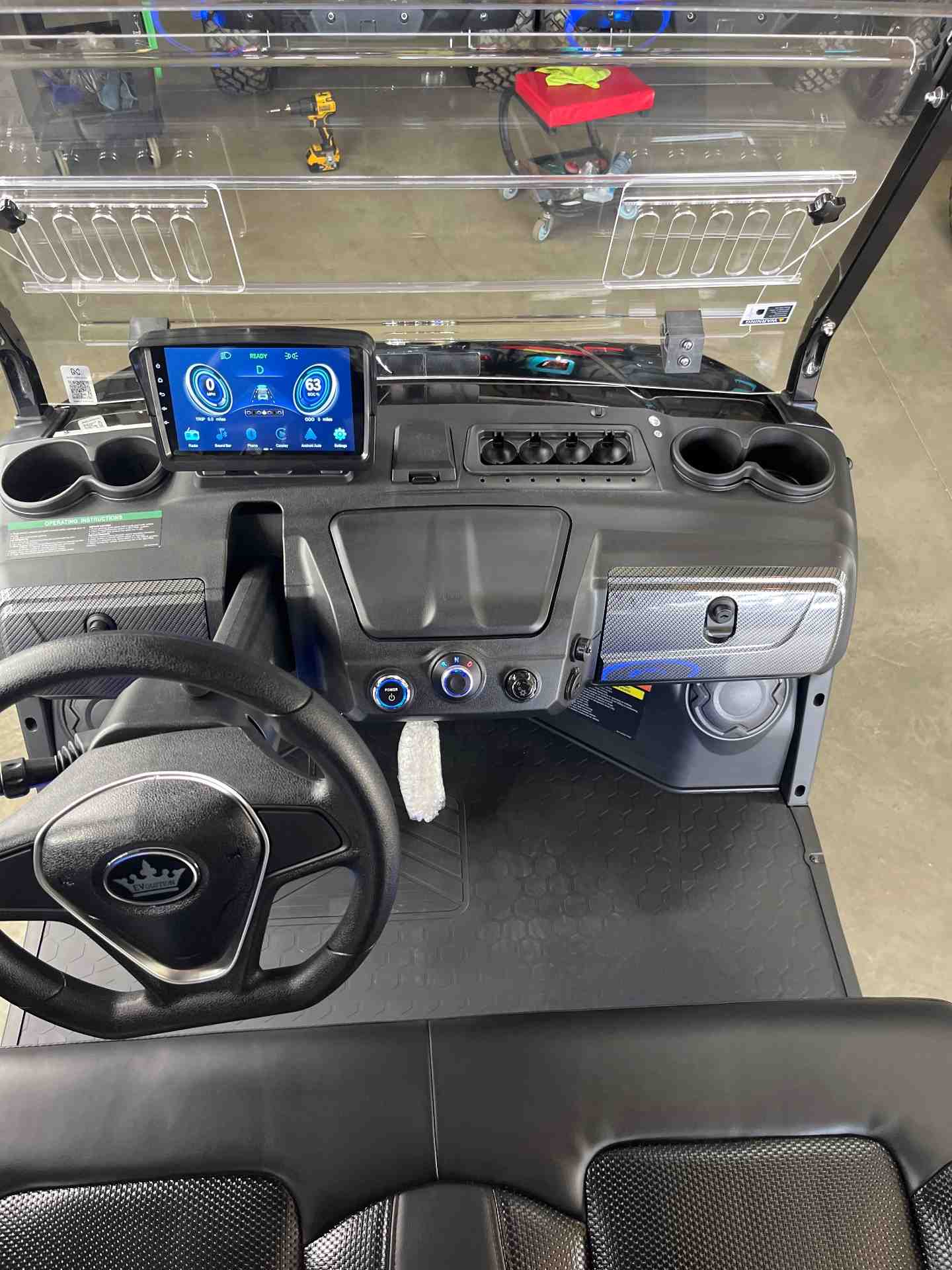 20261023_143133205_1 New 2027 Evolution D5 Maverick 4 Plus in Black Sapphire — photo 8 of 8