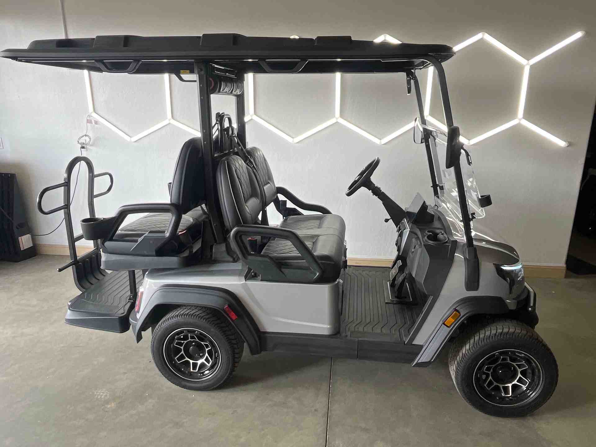 New 2026 Icon EV i40X in Silver — photo 1 of 9
