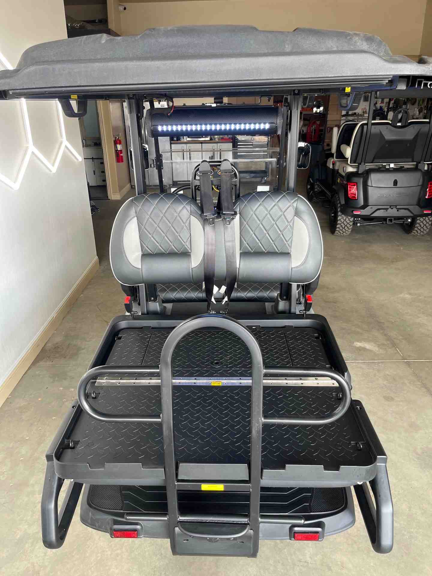 New 2026 Icon EV i40X in Silver — photo 7 of 9