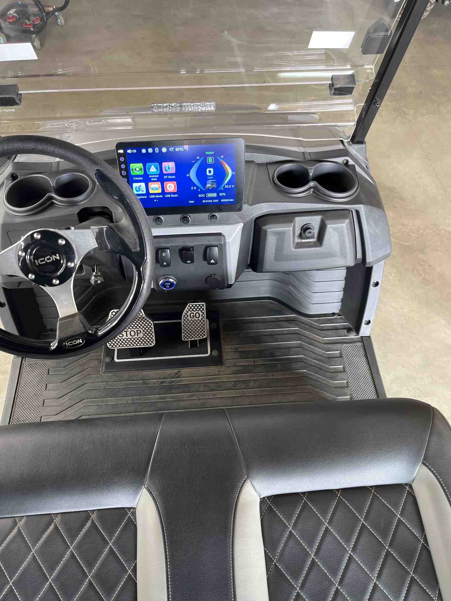 New 2026 Icon EV i40X in Silver — photo 9 of 9