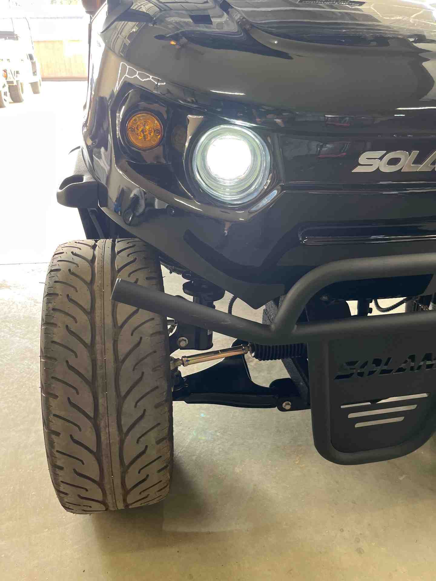 New 2026 Solana F 6P in Black — photo 3 of 9