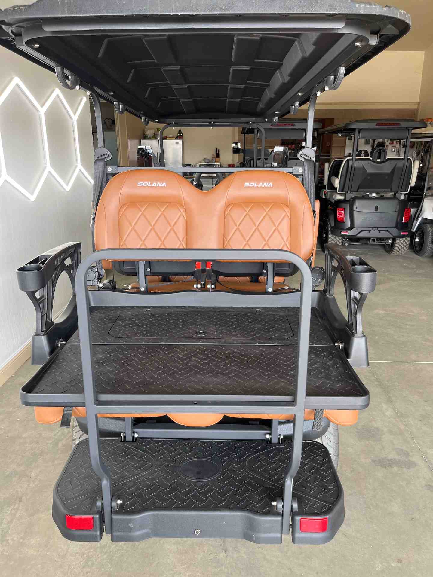 New 2026 Solana F 6P in Black — photo 7 of 9
